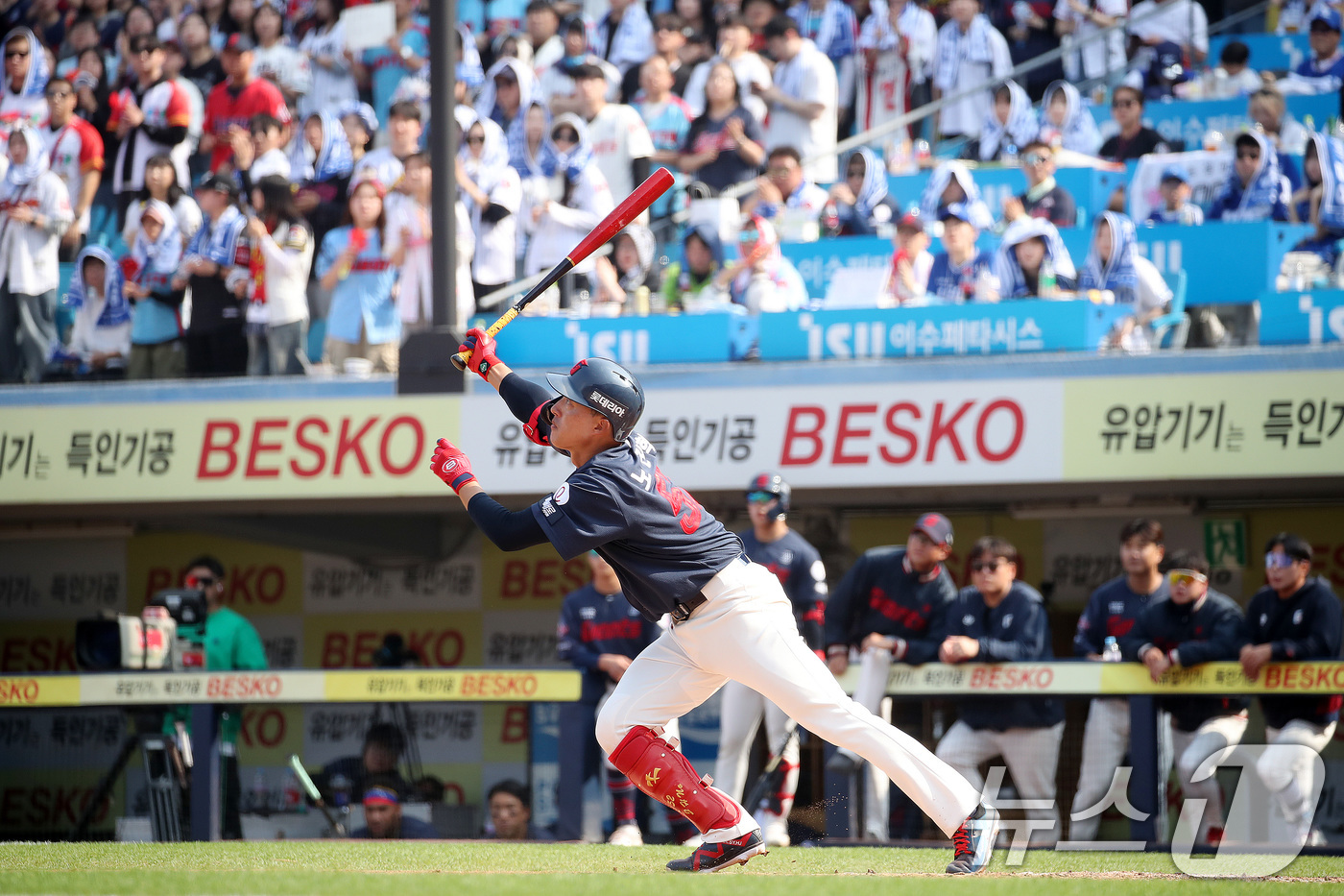 (대구=뉴스1) 공정식 기자 = 29일 오후 대구 삼성라이온즈파크에서 열린 프로야구 '2026 신한 SOL KBO리그' 롯데 자이언츠와 삼성 라이온즈의 경기, 5회초 선두타자로 나 …