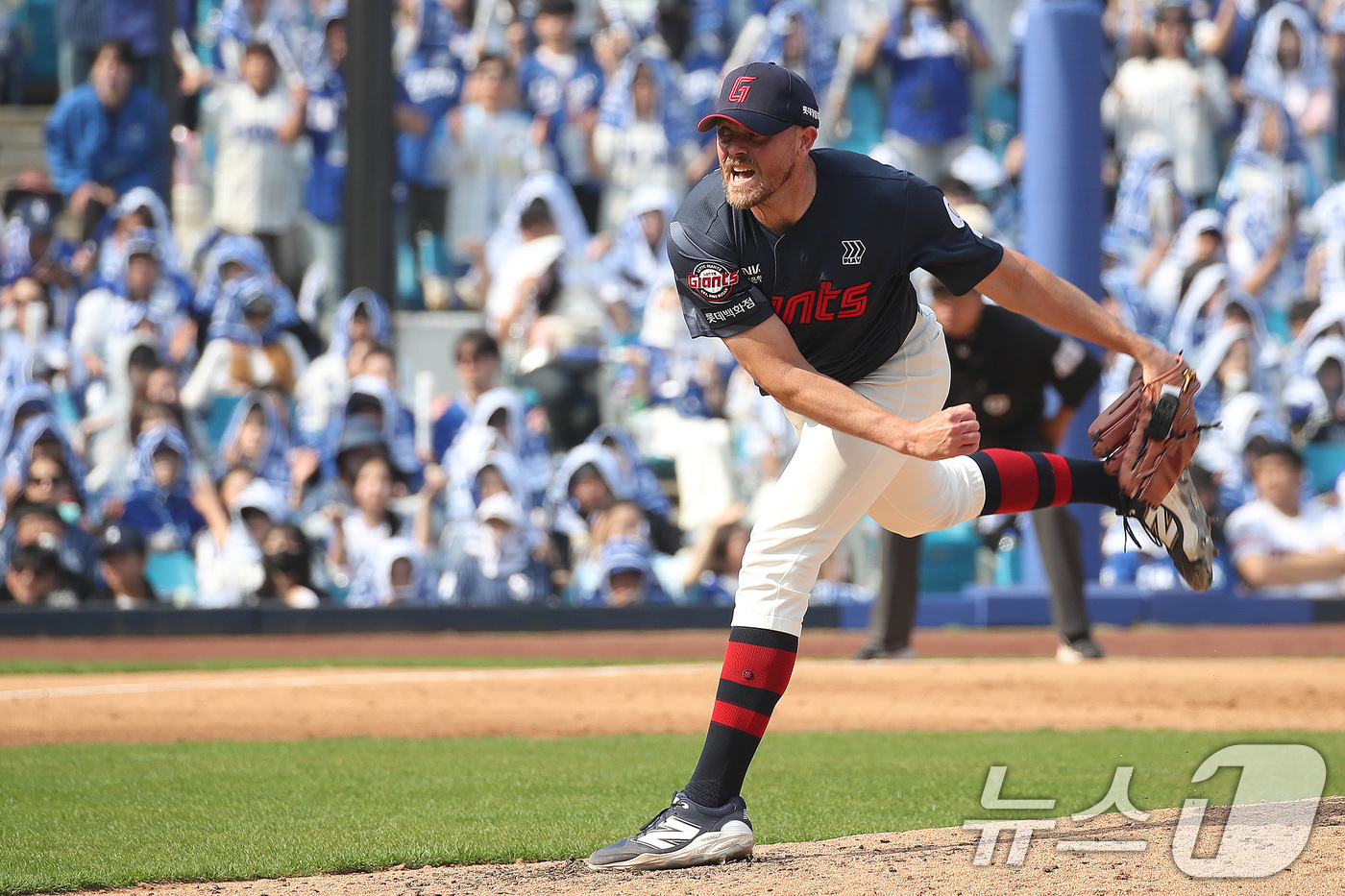 (대구=뉴스1) 공정식 기자 = 29일 오후 대구 삼성라이온즈파크에서 열린 프로야구 '2026 신한 SOL KBO리그' 롯데 자이언츠와 삼성 라이온즈의 경기, 롯데 선발 비슬리가 …