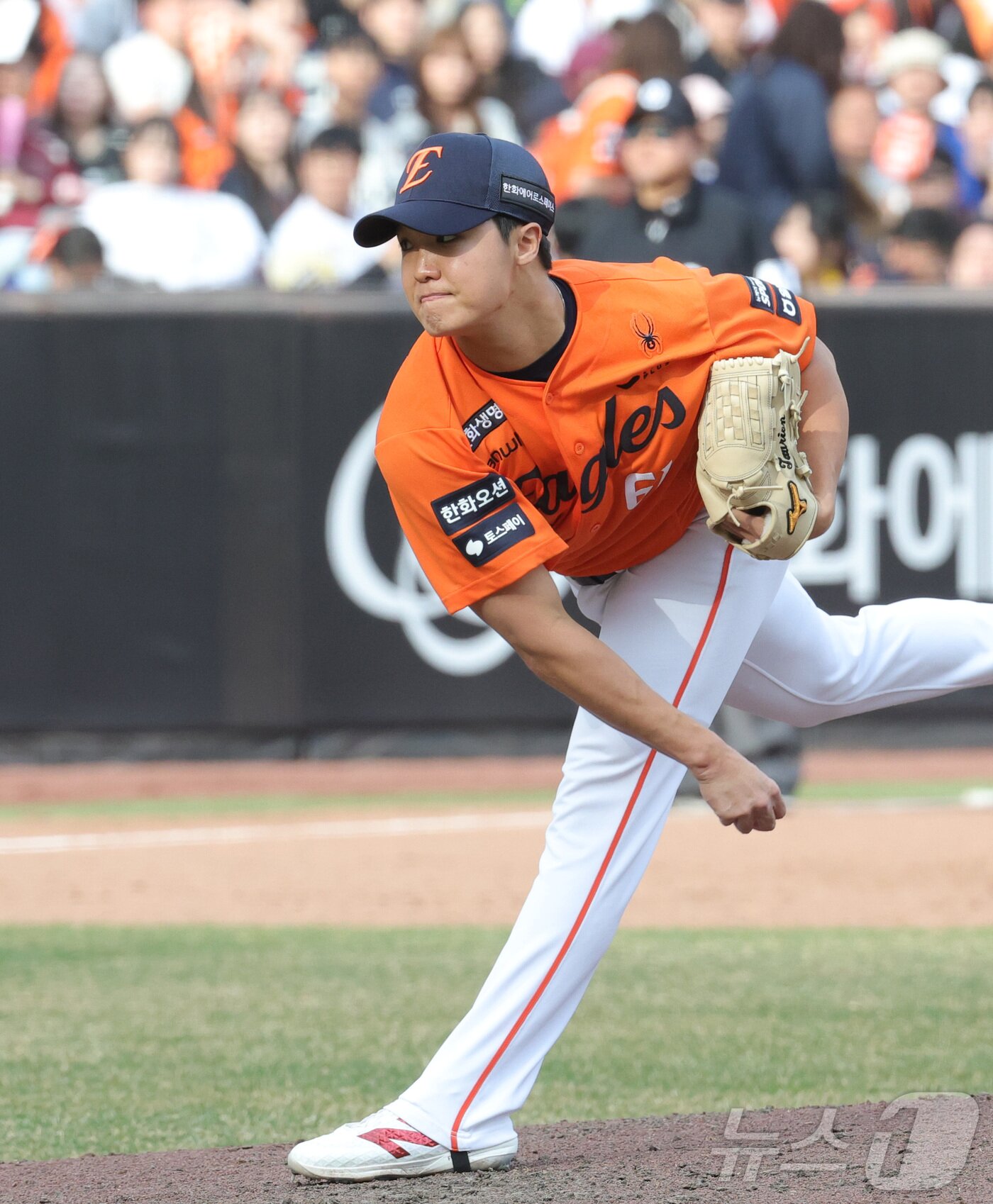 본문 이미지 - 29일 대전 한화생명볼파크에서 열린 2026 신한 SOL KBO리그 키움 히어로즈와 한화 이글스의 경기에서 한화 정우주가 투구하고 있다. 2026.3.29 ⓒ 뉴스1 김기남 기자