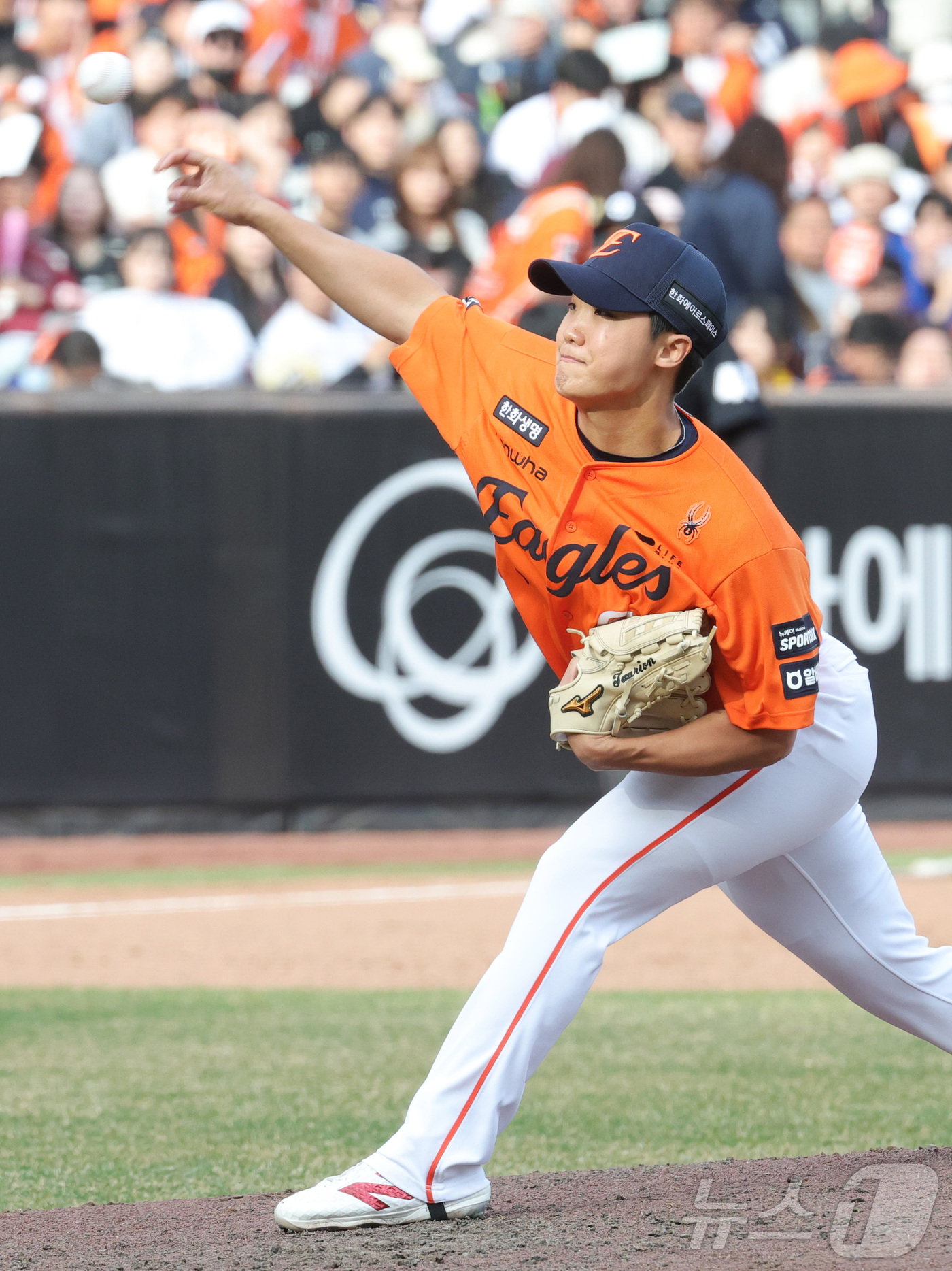 (대전=뉴스1) 김기남 기자 = 29일 대전 한화생명볼파크에서 열린 2026 신한 SOL KBO리그 키움 히어로즈와 한화 이글스의 경기에서 한화 정우주가 투구하고  있다. 2026 …