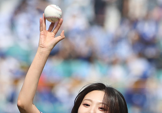 '볼빨간사춘기' 안지영, 라팍 시구