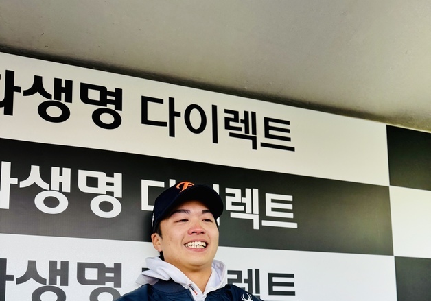 한국서 1군 데뷔전 승리…눈물 쏟은 왕옌청 "가족들 보니 울컥" (종합)
