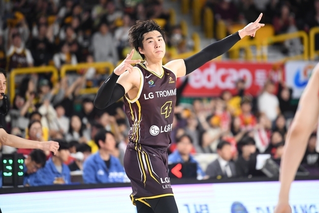 프로농구 LG, '천적' SK 꺾고 정규리그 우승 매직 넘버 '2'