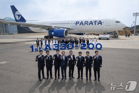 본문 이미지 - 파라타항공이 지난해 7월 김포국제공항을 통해 들여온 회사 1호기 A330-200의 모습(파라타항공 제공). 20225.07.31.