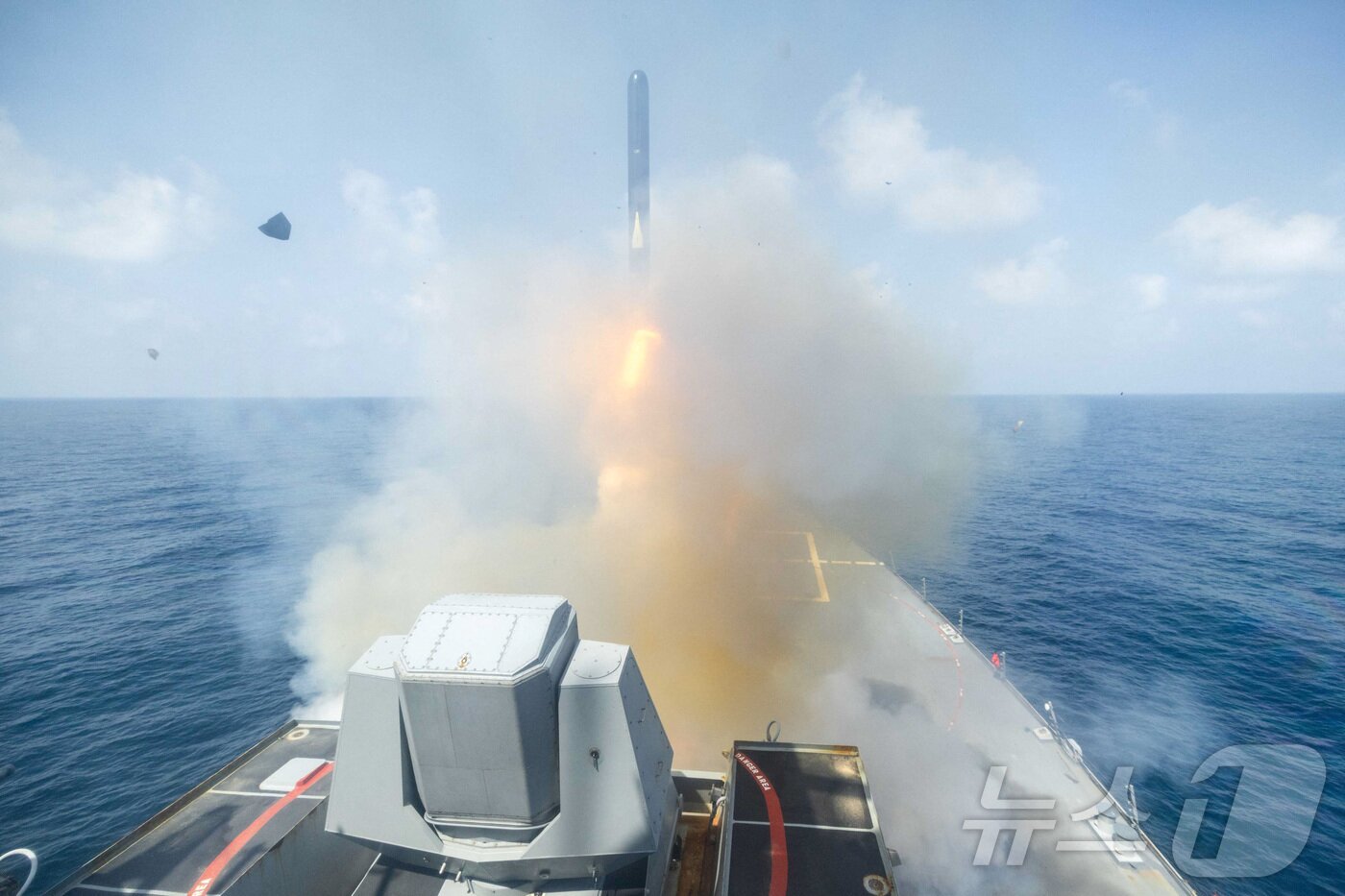 본문 이미지 - 미국 중부사령부가 공개한 이란 공격 작전 모습. 2026.02.28 ⓒ 로이터=뉴스1