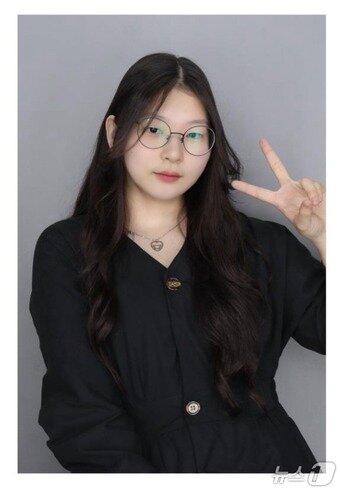 본문 이미지 - 남을 돕는 사회복지사가 되려 했던 여중생이 안타까운 사고로 뇌사에 빠져, 6명에게 새 삶을 선물한 뒤 세상을 떠났다. 사진은 기증자 박채연 양.(한국장기조직기증원 제공)