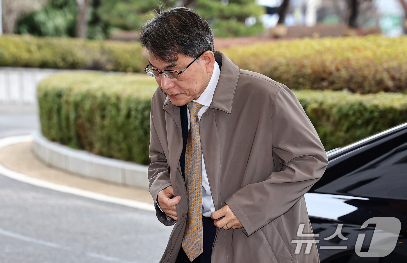 (서울=뉴스1) 김도우 기자 = 노태악 대법관이 3일 본인의 퇴임식을 앞두고 서울 서초구 대법원으로 들어서고 있다. 2026.3.3/뉴스1