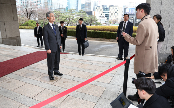 출근길 취재진 만난 조희대 대법원장