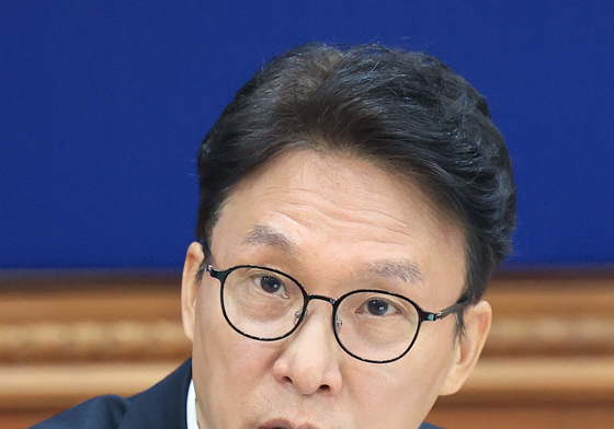 발언하는 김민석 총리