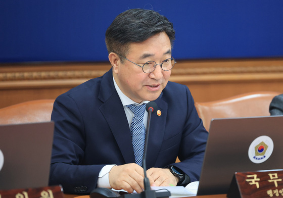 윤호중 행안부 장관, 지자체장에 공명선거 협조 서한