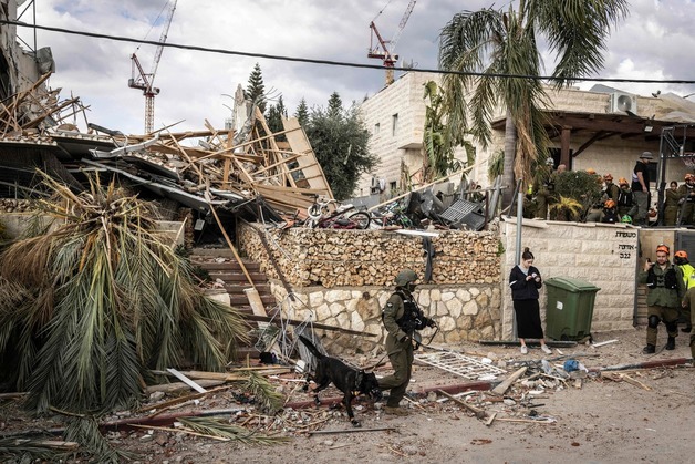 이란 국영방송 "체육관 공습에 여자배구선수 20명 사망" 보도
