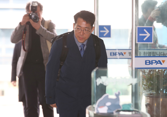 첫 출근하는 황종우 해수부 장관 후보자