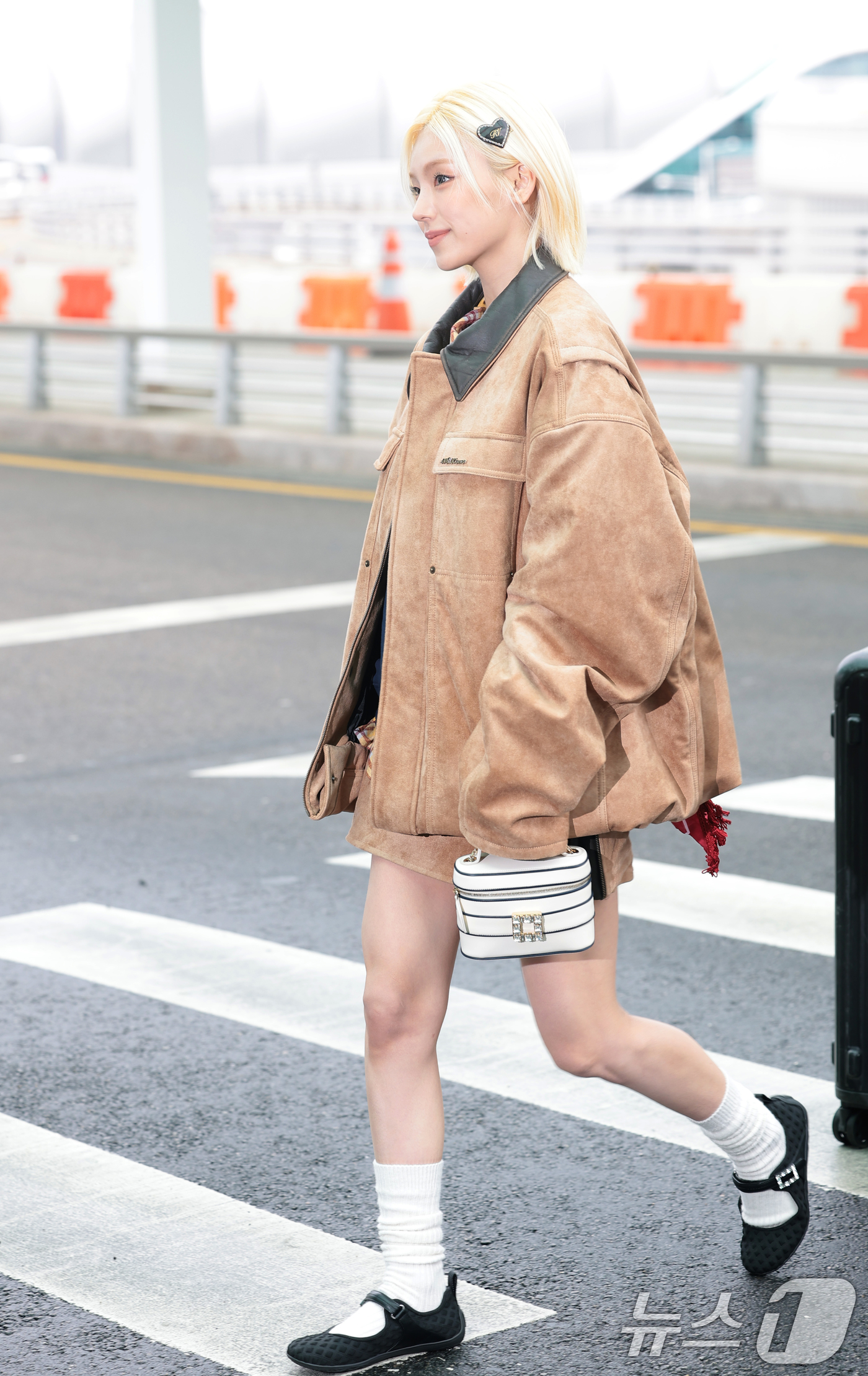 (인천공항=뉴스1) 권현진 기자 = 있지 예지가 해외 일정을 위해 3일 인천국제공항을 통해 프랑스 파리로 출국하고 있다. 2026.3.3/뉴스1