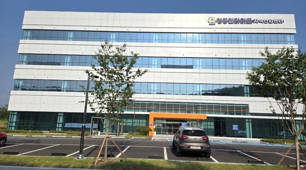 230억 들인 영동 일라이트지식산업센터, 1년째 절반 공실