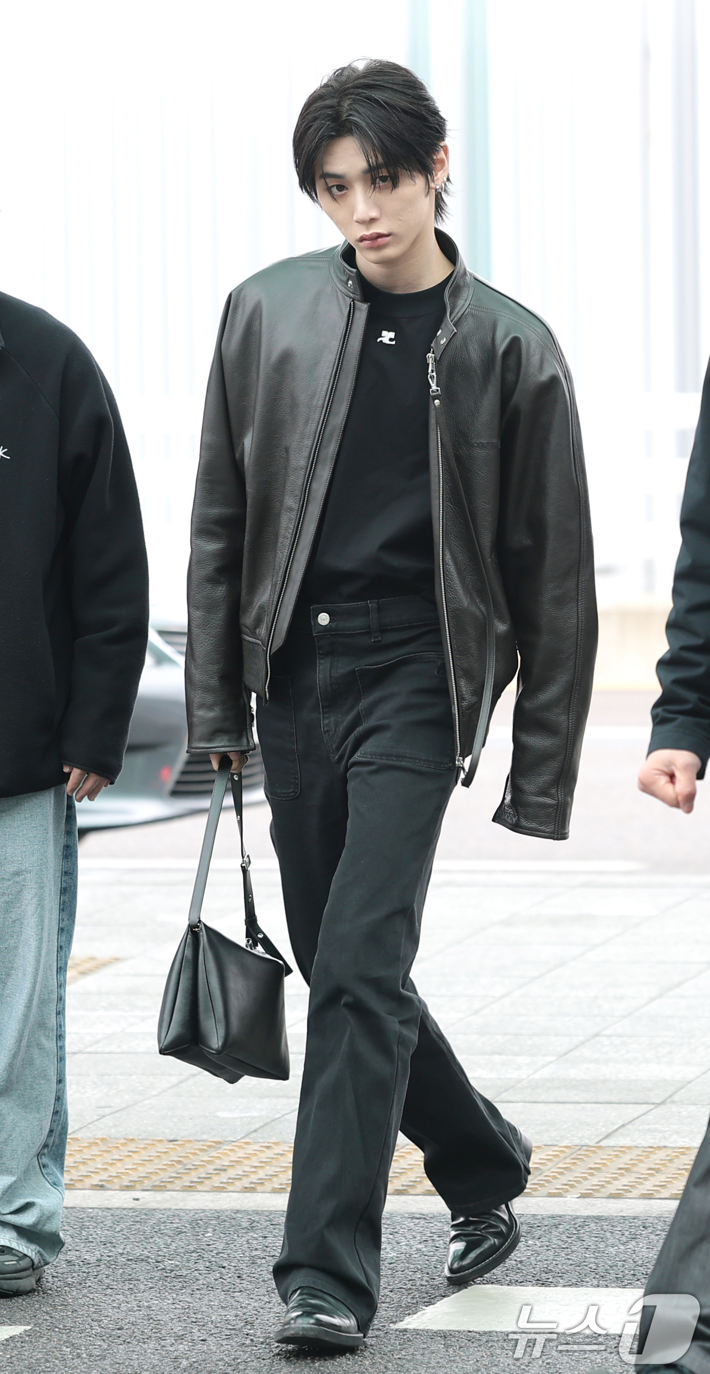 (인천공항=뉴스1) 권현진 기자 = 보이넥스트도어 태산이 해외 일정을 위해 3일 인천국제공항을 통해 프랑스 파리로 출국하고 있다. 2026.3.3/뉴스1