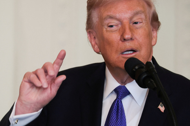 트럼프 "美군수물자 사상 최대…영원히 싸울 수 있을 정도"