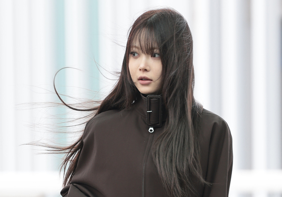 홍은채, 예쁨 흩날리며