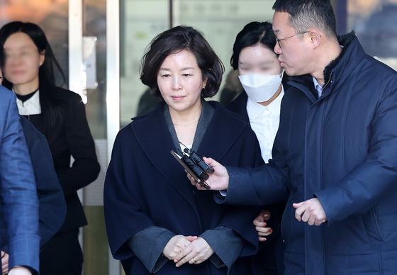 구속 전 피의자 심문 마친 김경