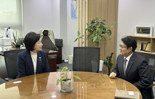 송옥주 "과천 경마장 이전 지원"…3조원 비용 레저세 감면 검토