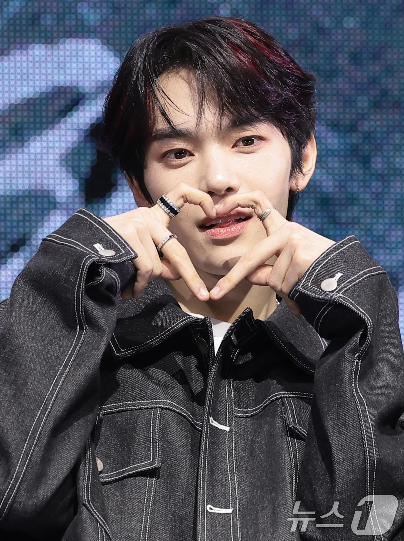 (서울=뉴스1) 권현진 기자 = TUNEXX(튜넥스) 동규가 3일 서울 광진구 예스24라이브홀에서 가진 첫 번째 미니앨범 ‘SET BY US ONLY(셋 바이 어스 온리)’ 쇼케이 …