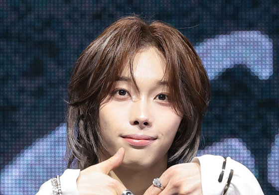 튜넥스 타이라, 기다리고 기다리던 데뷔