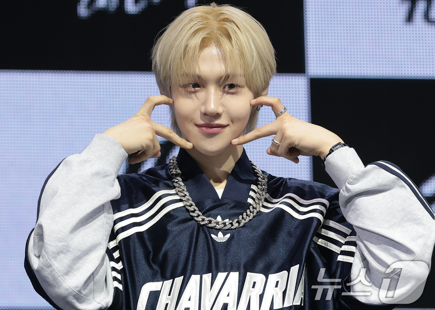 (서울=뉴스1) 권현진 기자 = TUNEXX(튜넥스) 시환이 3일 서울 광진구 예스24라이브홀에서 가진 첫 번째 미니앨범 ‘SET BY US ONLY(셋 바이 어스 온리)’ 쇼케이 …