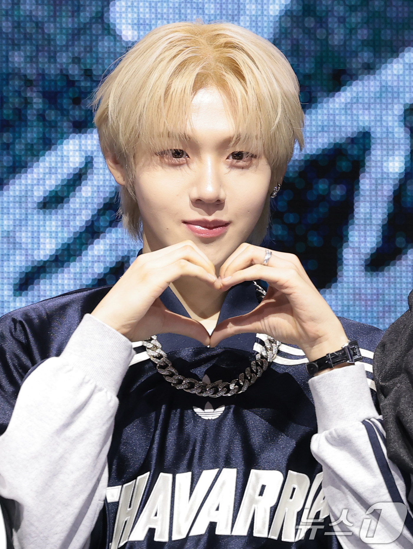 (서울=뉴스1) 권현진 기자 = TUNEXX(튜넥스) 시환이 3일 서울 광진구 예스24라이브홀에서 가진 첫 번째 미니앨범 ‘SET BY US ONLY(셋 바이 어스 온리)’ 쇼케이 …