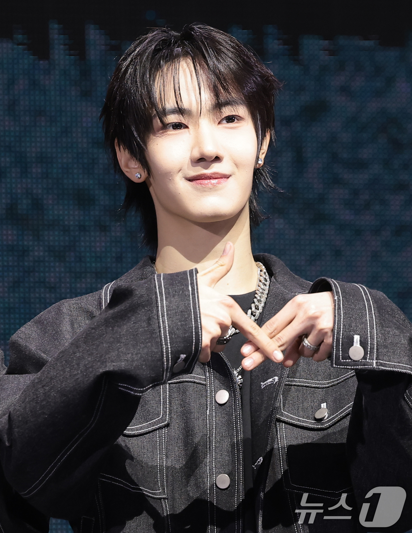 (서울=뉴스1) 권현진 기자 = TUNEXX(튜넥스) 아틱이 3일 서울 광진구 예스24라이브홀에서 가진 첫 번째 미니앨범 ‘SET BY US ONLY(셋 바이 어스 온리)’ 쇼케이 …