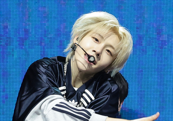 튜넥스 시환, 안구정화 무대