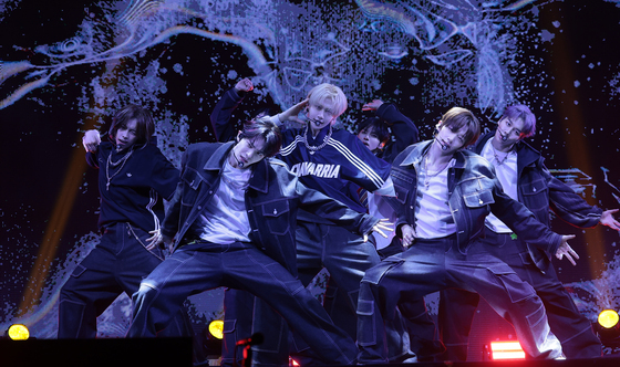 튜넥스, 거침없는 데뷔 무대