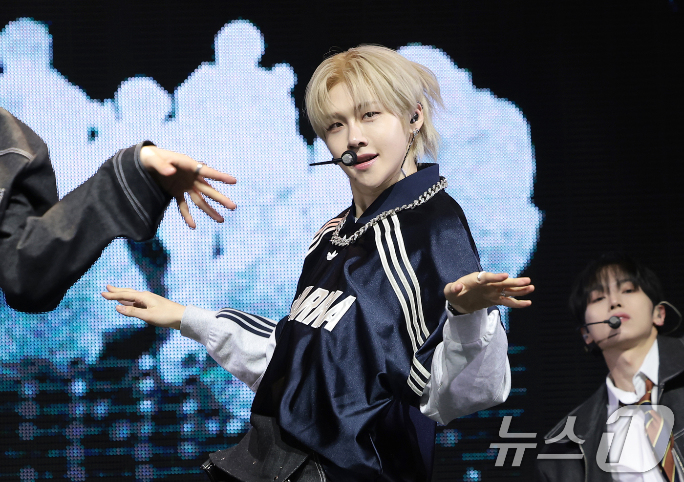 (서울=뉴스1) 권현진 기자 = TUNEXX(튜넥스) 시환이 3일 서울 광진구 예스24라이브홀에서 가진 첫 번째 미니앨범 ‘SET BY US ONLY(셋 바이 어스 온리)’ 쇼케이 …