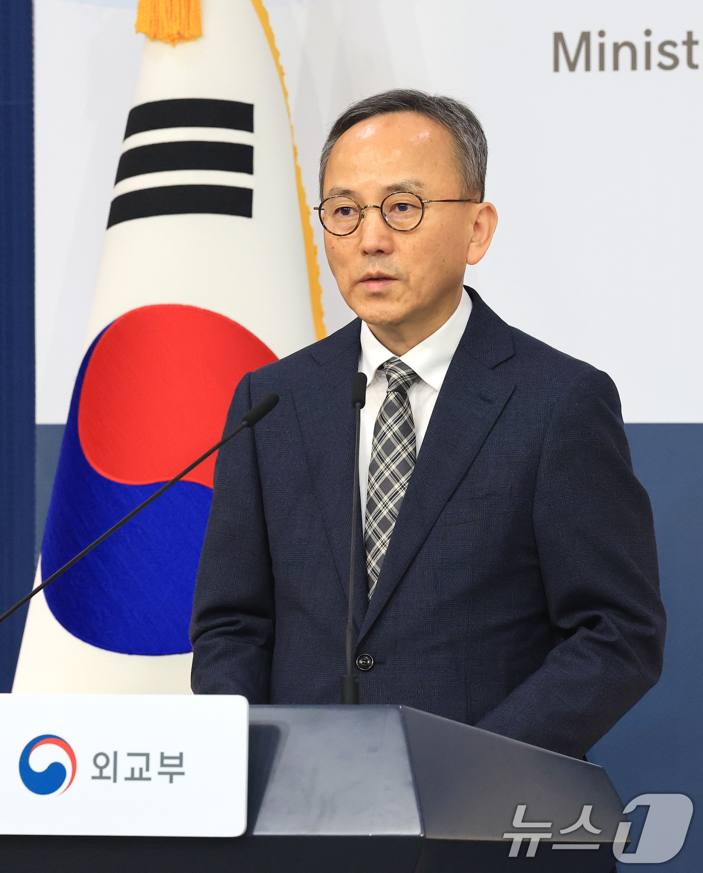 (서울=뉴스1) 임세영 기자 = 박일 외교부 대변인이 3일 서울 종로구 외교부 청사에서 정례브리핑을 하고 있다.  2026.3.3/뉴스1