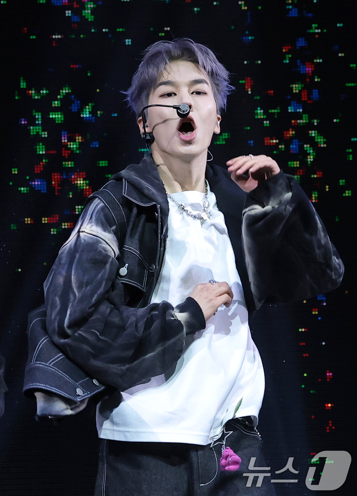 (서울=뉴스1) 권현진 기자 = TUNEXX(튜넥스) 제온이 3일 서울 광진구 예스24라이브홀에서 가진 첫 번째 미니앨범 ‘SET BY US ONLY(셋 바이 어스 온리)’ 쇼케이 …