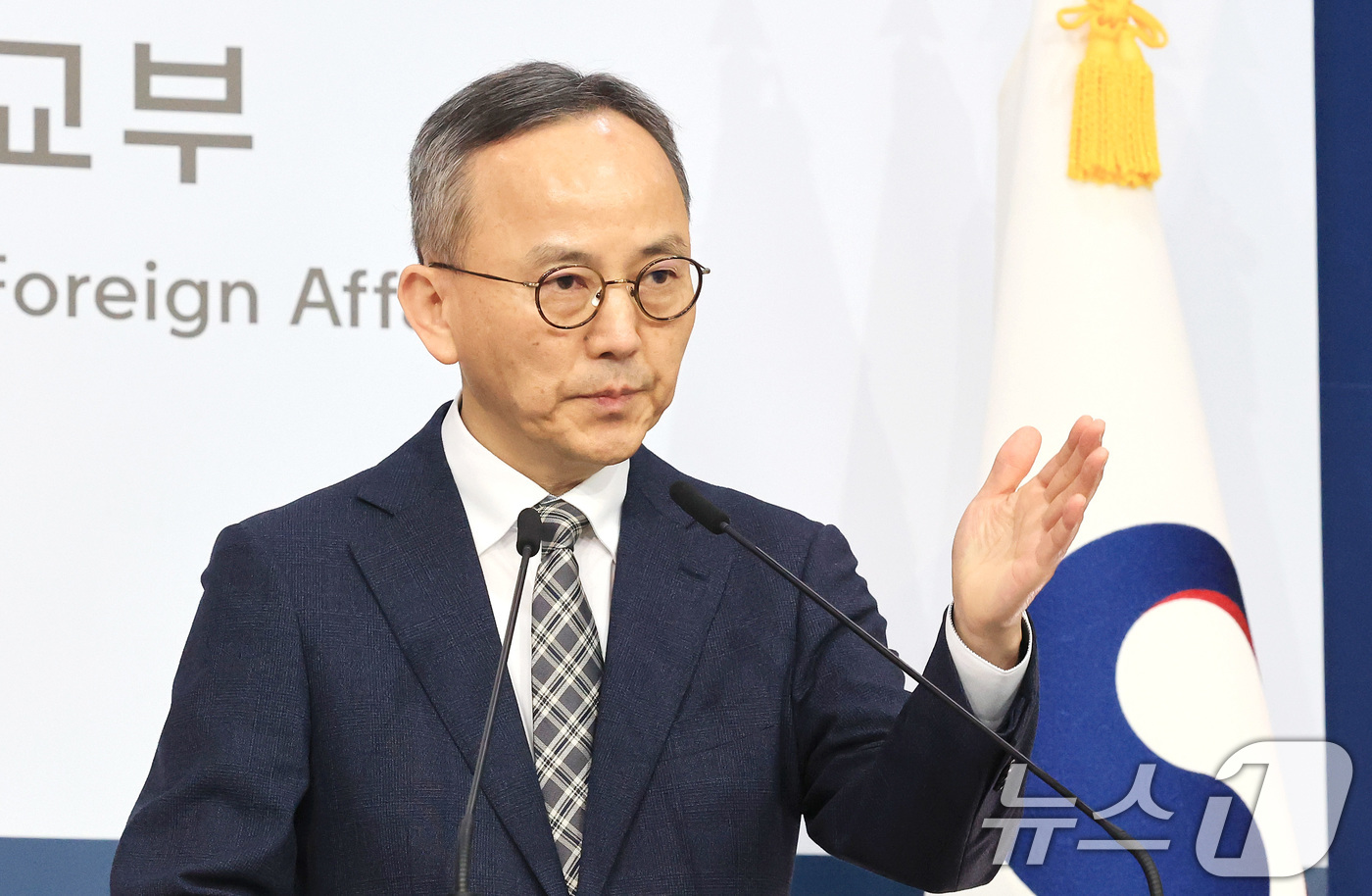 (서울=뉴스1) 임세영 기자 = 박일 외교부 대변인이 3일 서울 종로구 외교부 청사에서 정례브리핑을 하고 있다.  2026.3.3/뉴스1