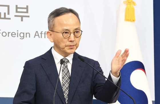 정례브리핑하는 박일 외교부 대변인