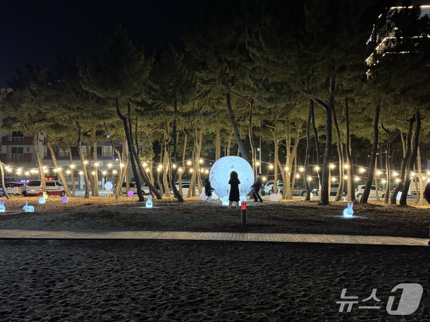 본문 이미지 - 달토끼 포토존.(양양문화재단 제공, 재판매 및 DB 금지) 2026.3.3/뉴스1