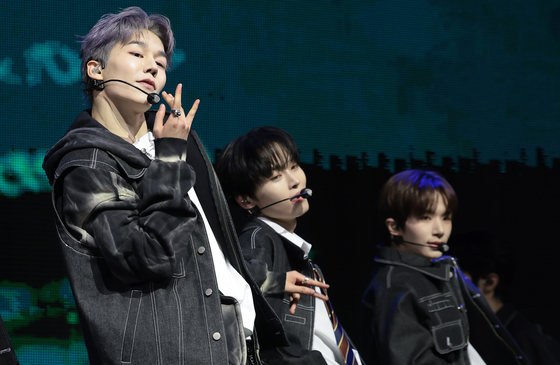 100% 무대 선보이는 제온