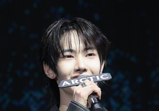 데뷔 소감 말하는 튜넥스 아틱