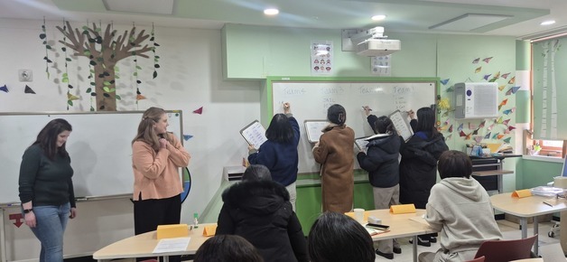 충북국제교육원 '글로벌 학부모 어학당' 확대 운영