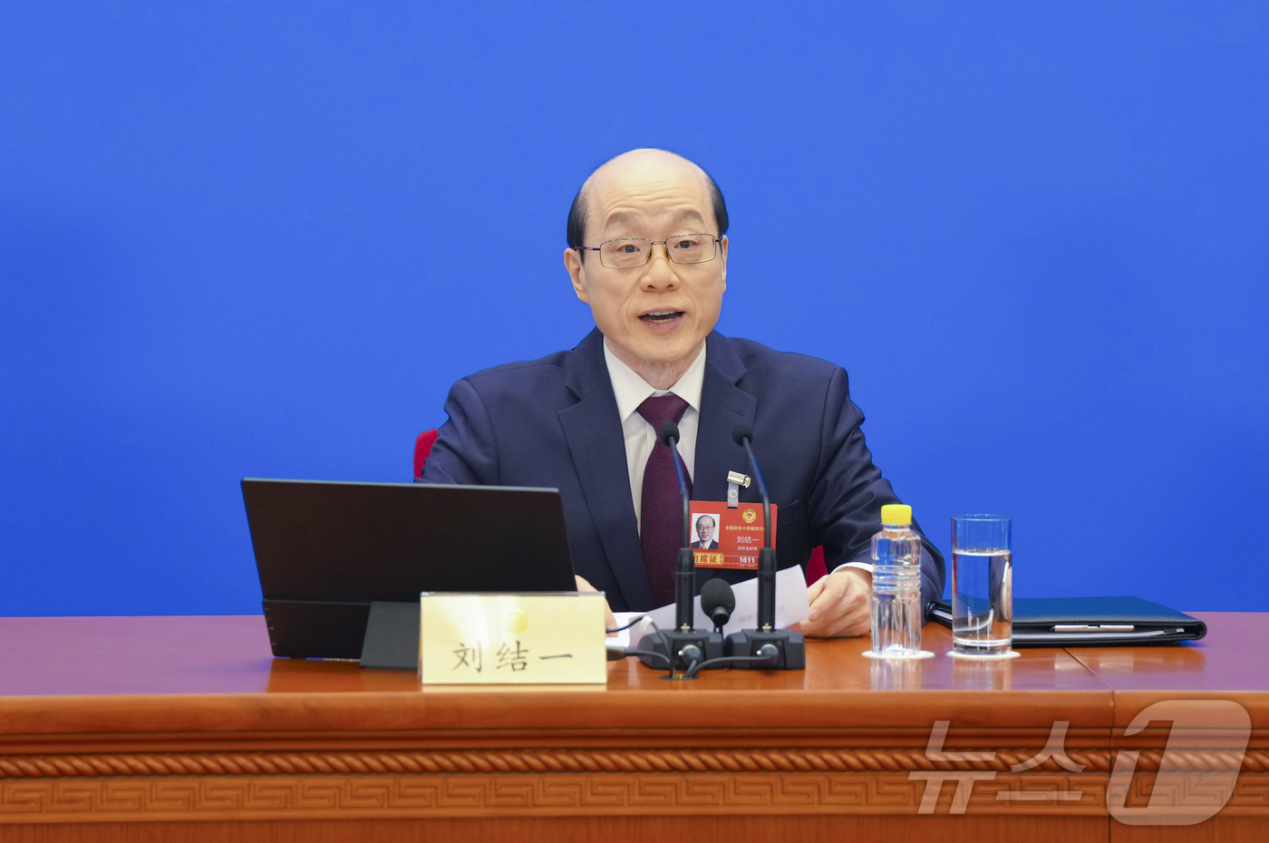 (신화=뉴스1) 정은지 특파원 = 류제이 중국 전국정치협상회의 대변인이 3일 베이징 인민대회당에서 열린 정협 관련 기자회견에서 발언하고 있다. 2026.3.3ⓒ 신화=뉴스1