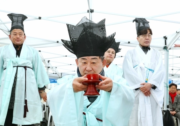 구봉산 산신제 참석한 서철모 서구청장