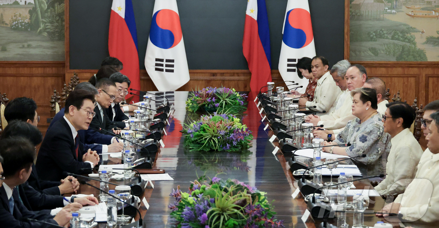 (마닐라(필리핀)=뉴스1) 허경 기자 = 필리핀을 국빈 방문한 이재명 대통령이 3일(현지시간) 필리핀 마닐라 말라카냥궁에서 열린 확대회담에서 발언을 하고 있다. 2026.3.3/뉴 …