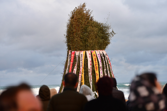 강풍에 취소된 달집태우기