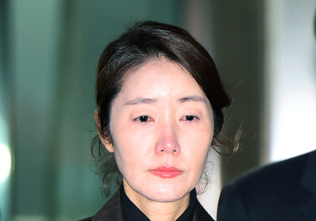 '1억 공천헌금' 강선우… 굳은 표정