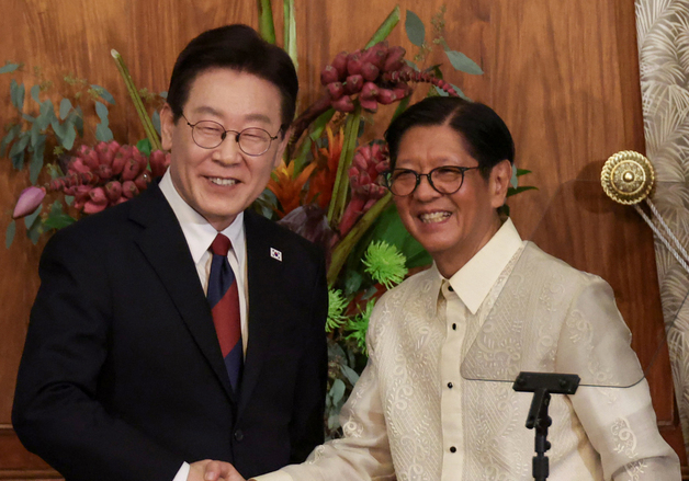 공동언론발표 마친 한·필리핀 정상