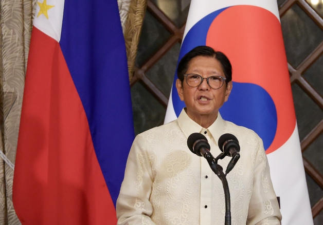 공동언론발표 하는 페르디난드 마르코스 주니어 필리핀 대통령