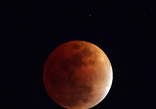 붉게 변한 정월대보름