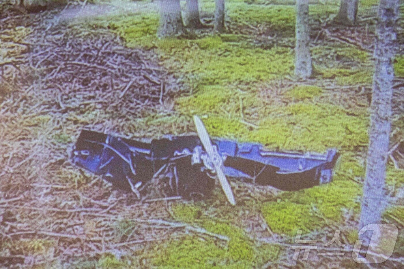 본문 이미지 - 핀란드 당국이 핀란드 코우볼라에서 열린 기자회견에서 공개한 드론 이미지 2026.03.29. ⓒ AFP=뉴스1