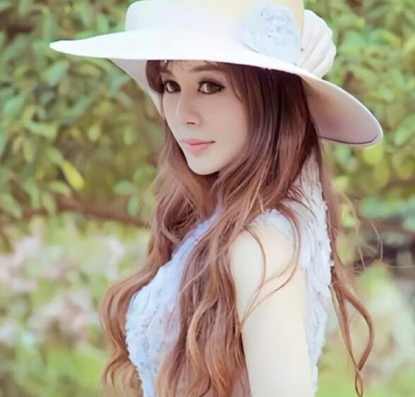 본문 이미지 - 위원훙의 젊을 때 모습