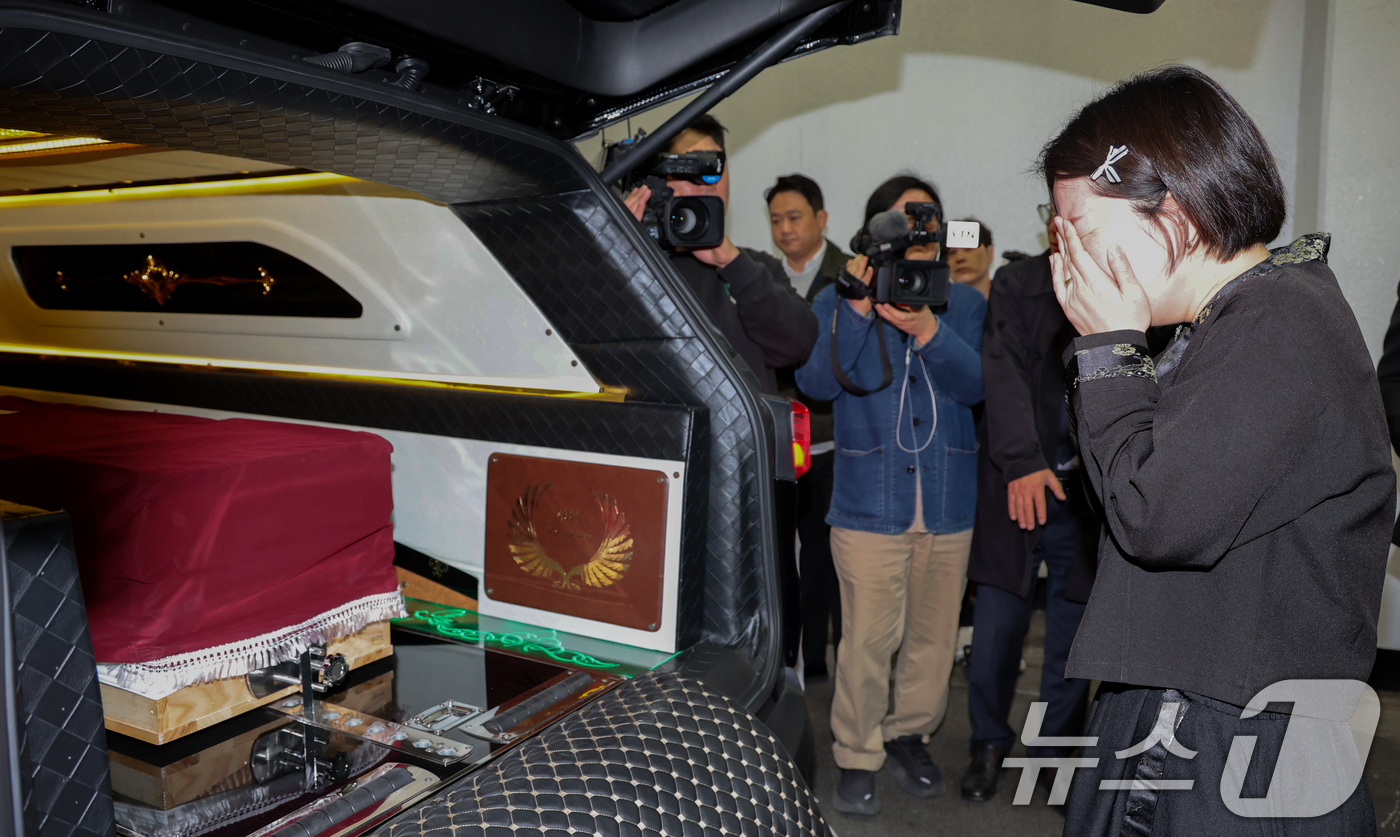 (대전=뉴스1) 김기태 기자 = 30일 대전 건양대병원 장례식장에서 안전공업 화재 희생자 오상열 씨의 발인이 엄수되고 있다. 2026.3.30/뉴스1